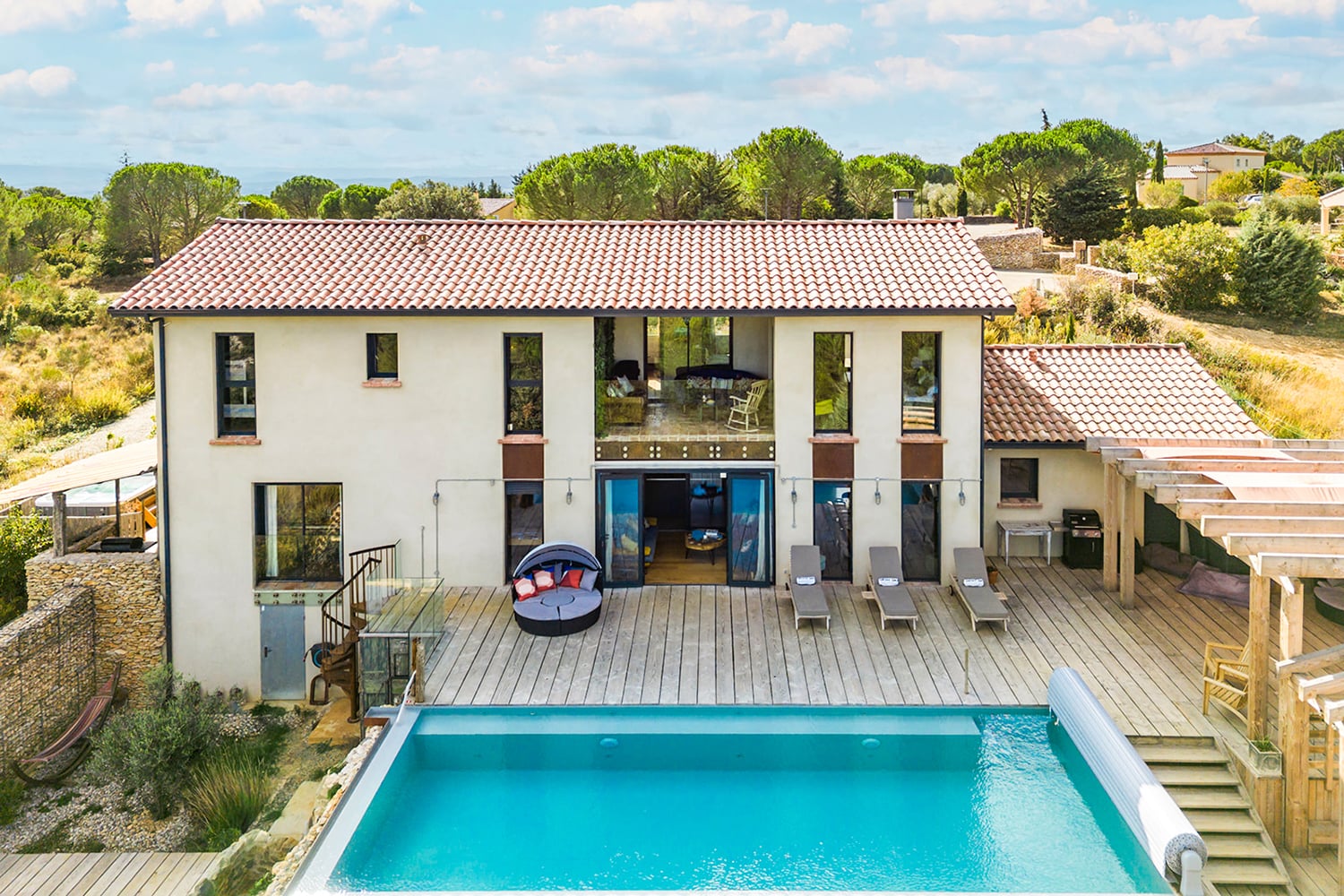 Holiday villa in Aragon with private heated infinity pool