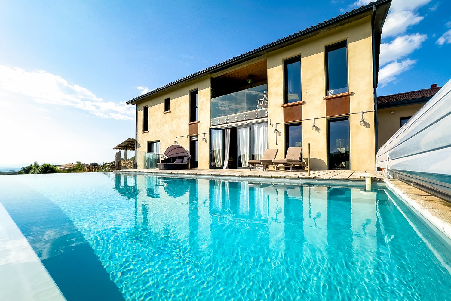 Holiday villa in Aragon with private heated infinity pool