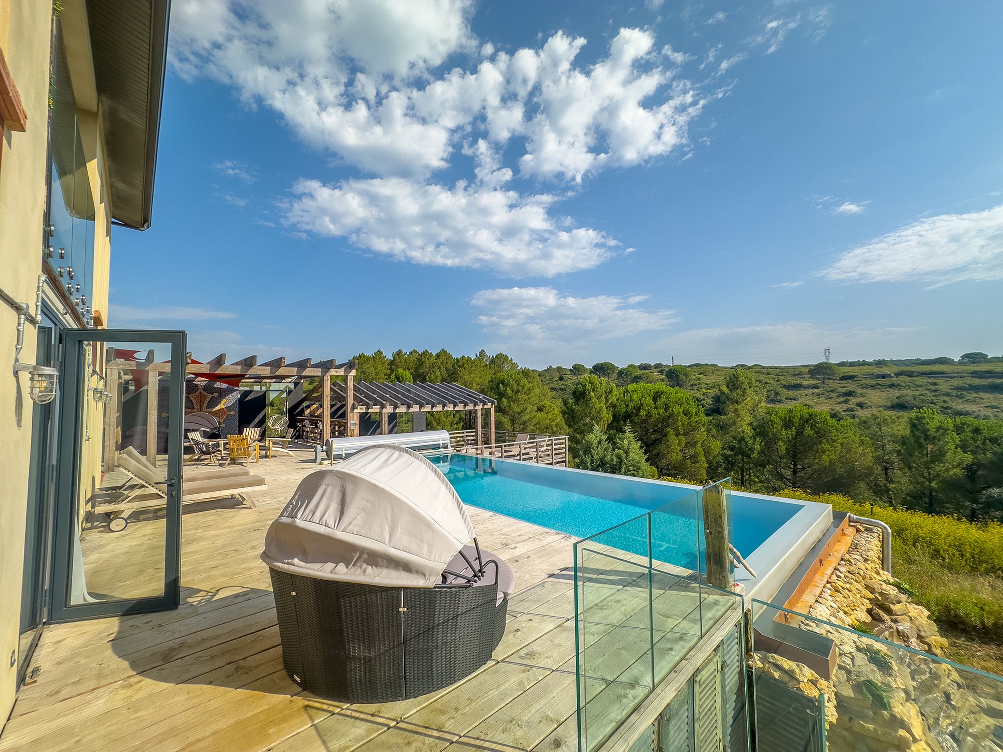 Private heated infinity pool