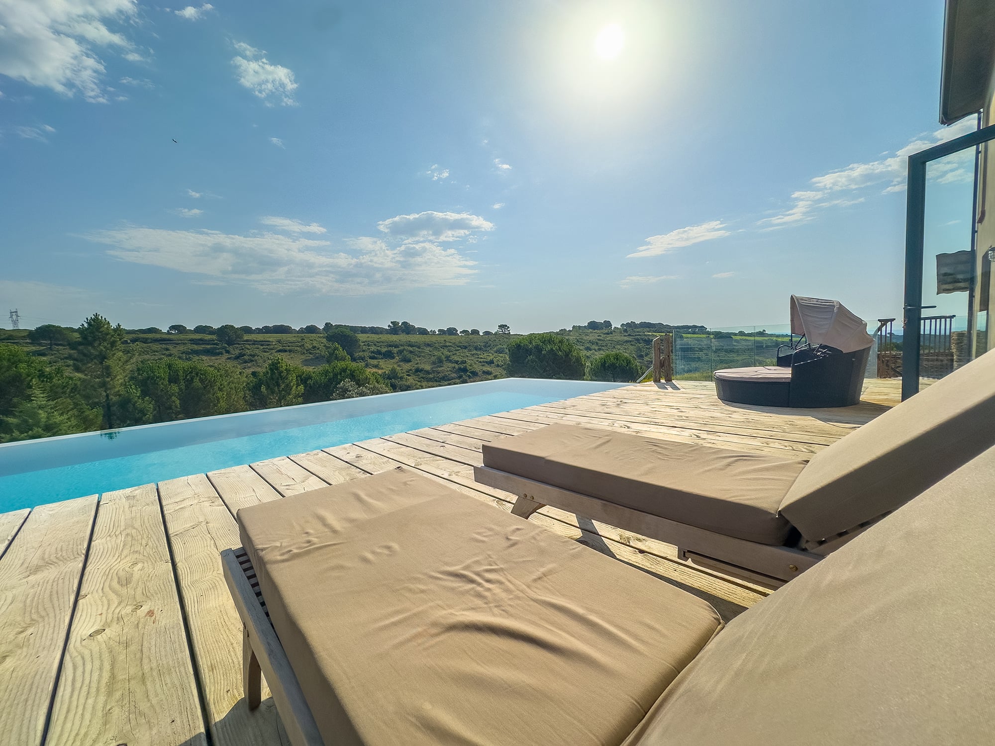 Private heated infinity pool