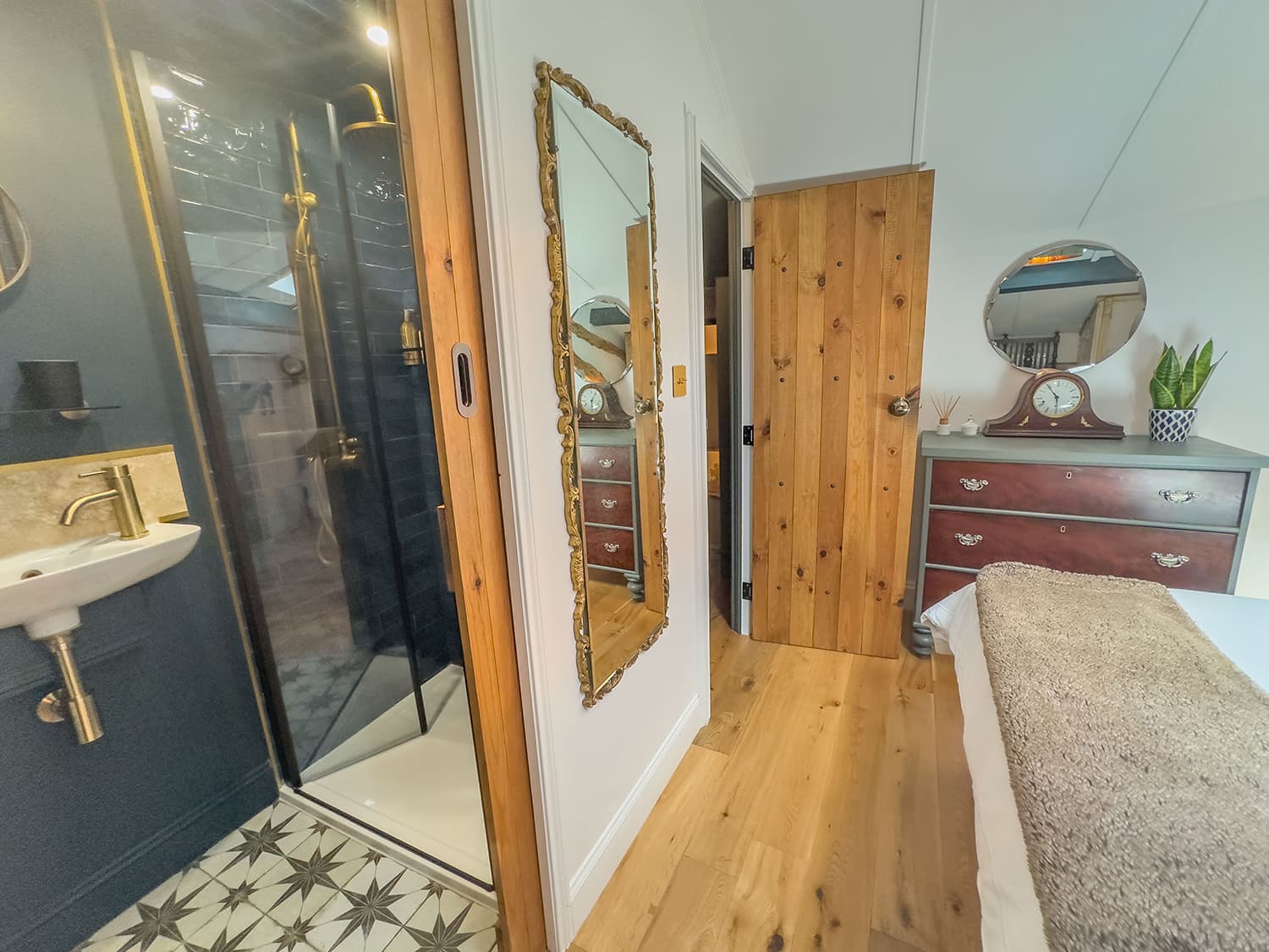 Bathroom | Holiday home in Lot