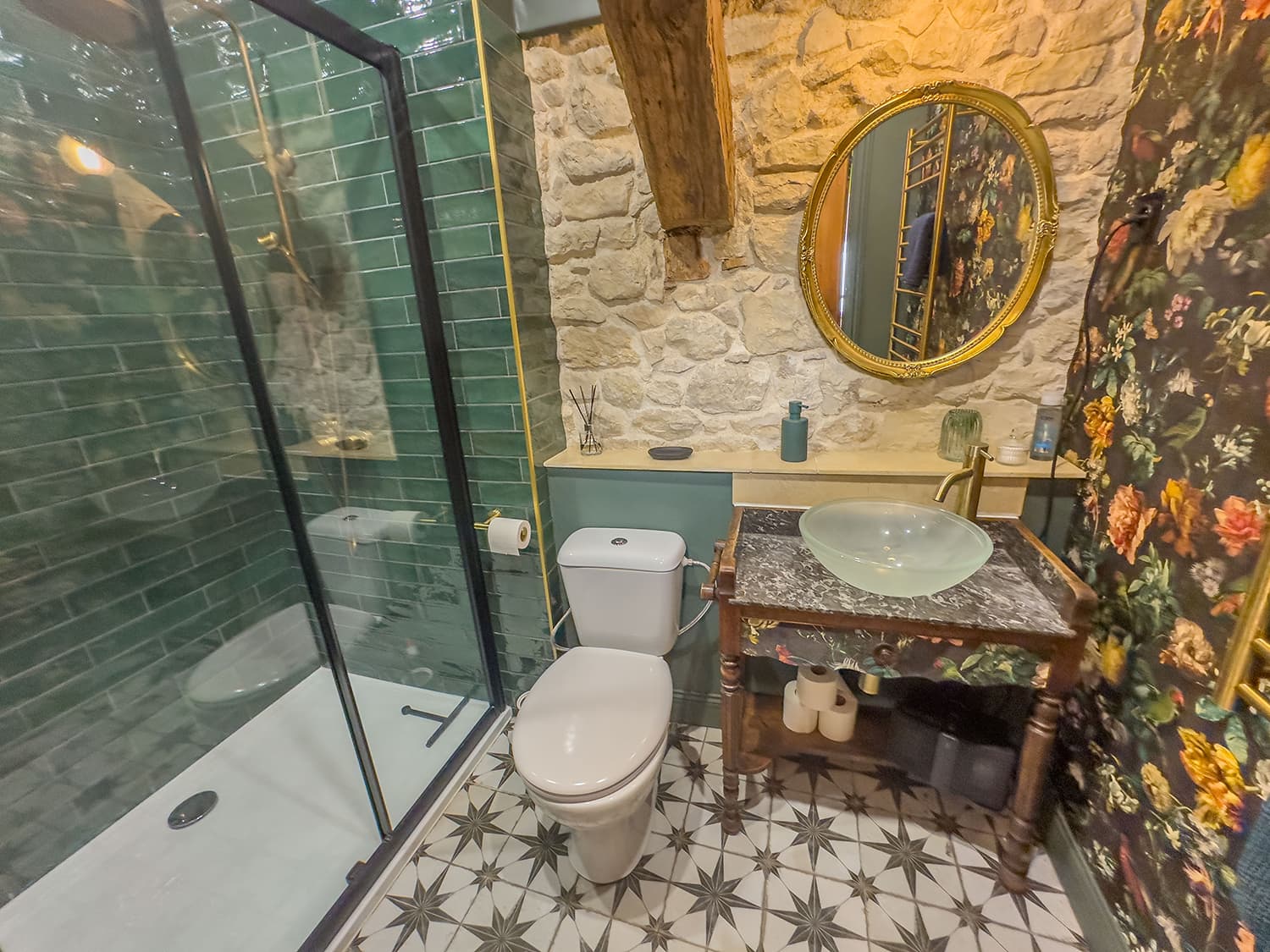 Bathroom | Holiday home in Lot