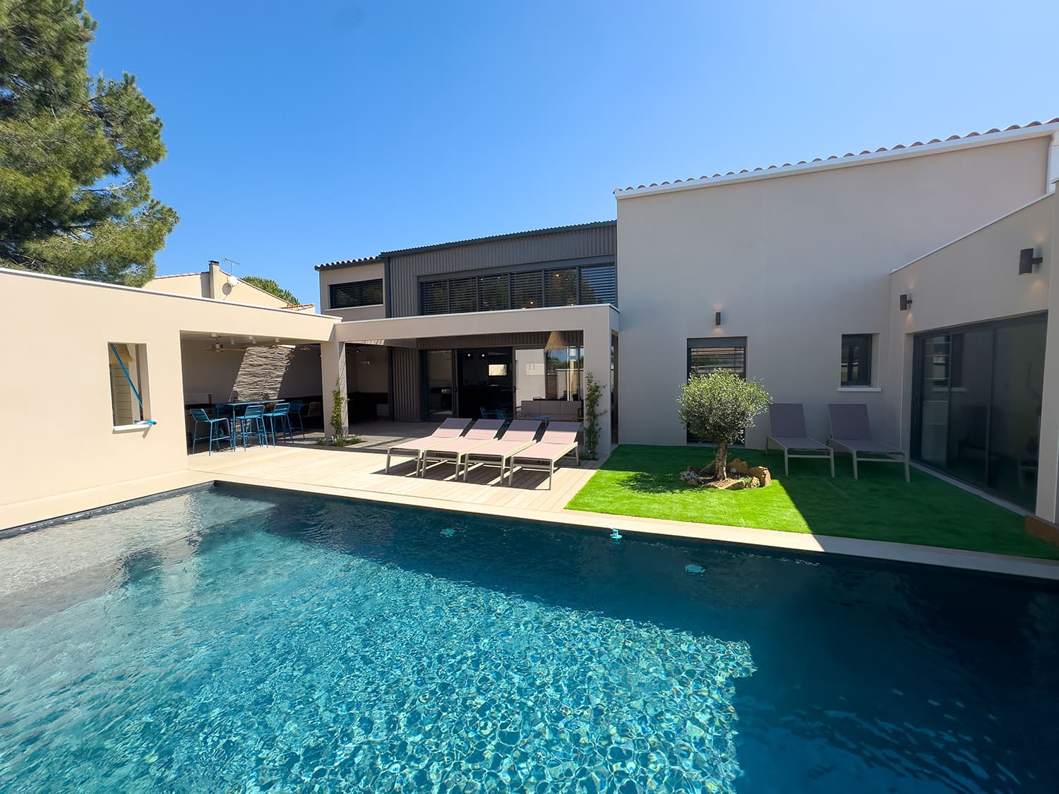 Holiday villa in Magalas with private pool