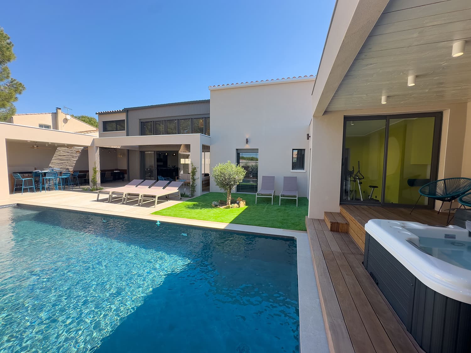 Private pool