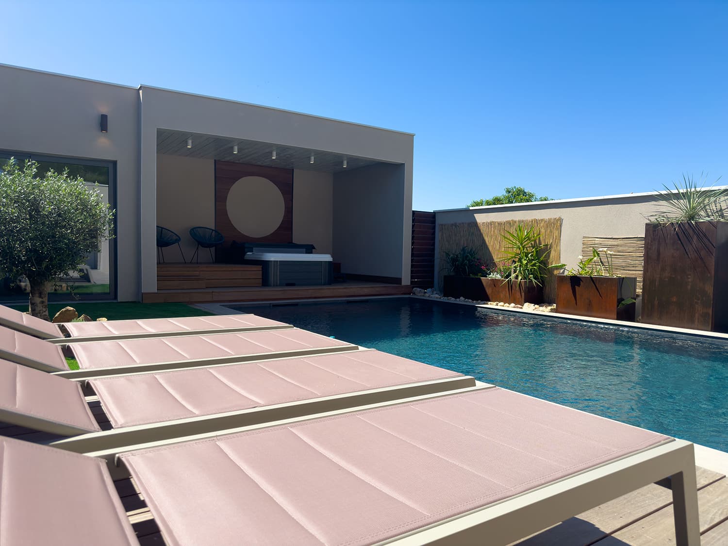 Private pool