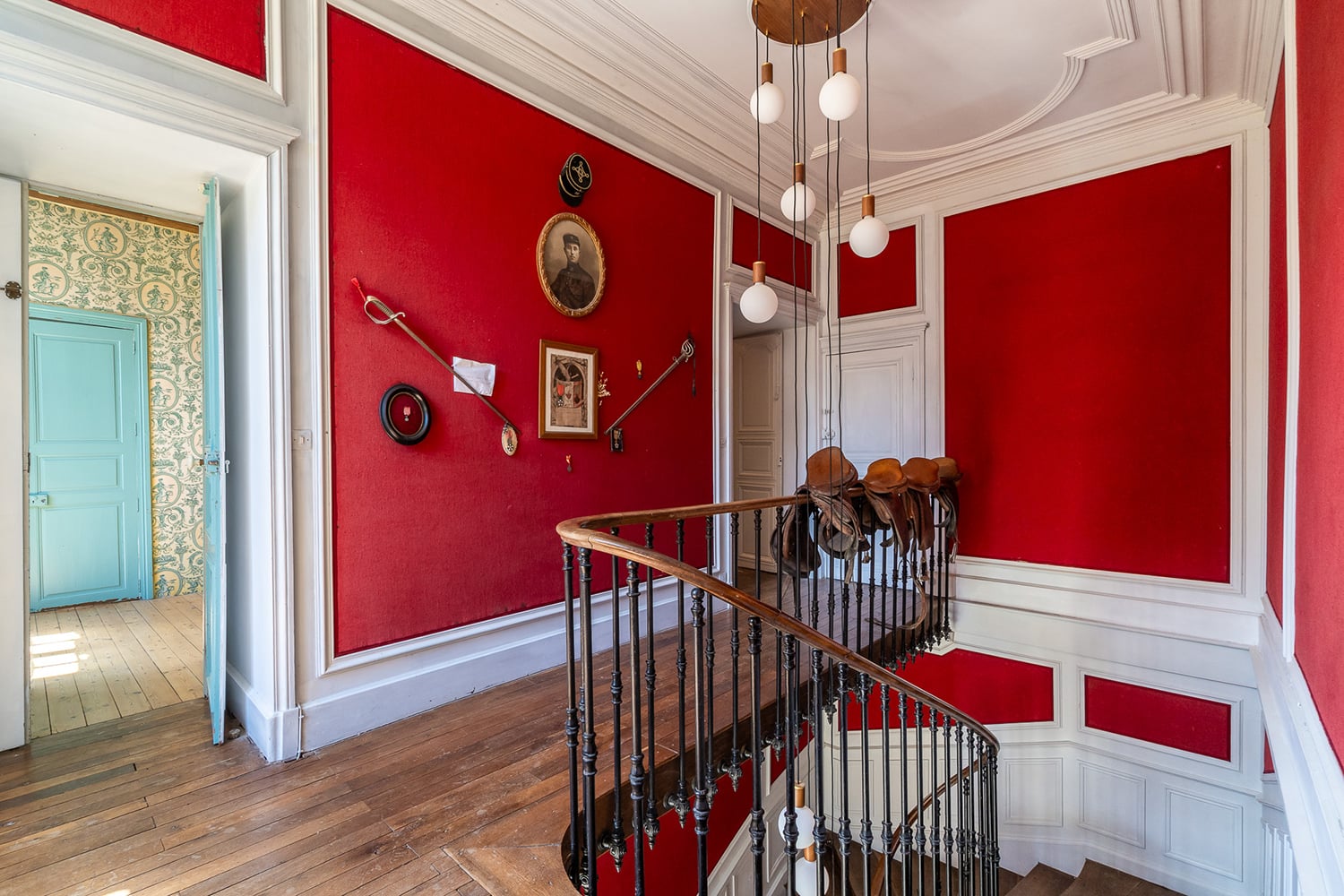 1st floor hallway | Holiday château in Nouvelle-Aquitaine