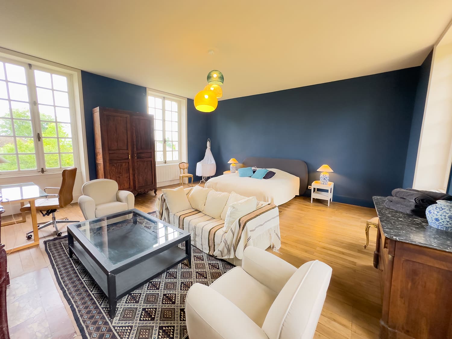 Bedroom | Holiday château in Nouvelle-Aquitaine