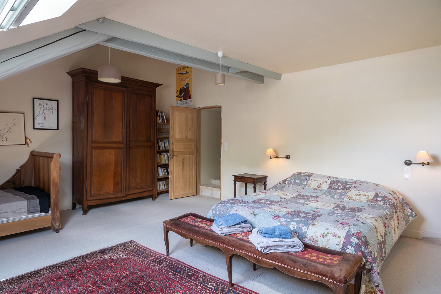Bedroom | Holiday château in Nouvelle-Aquitaine