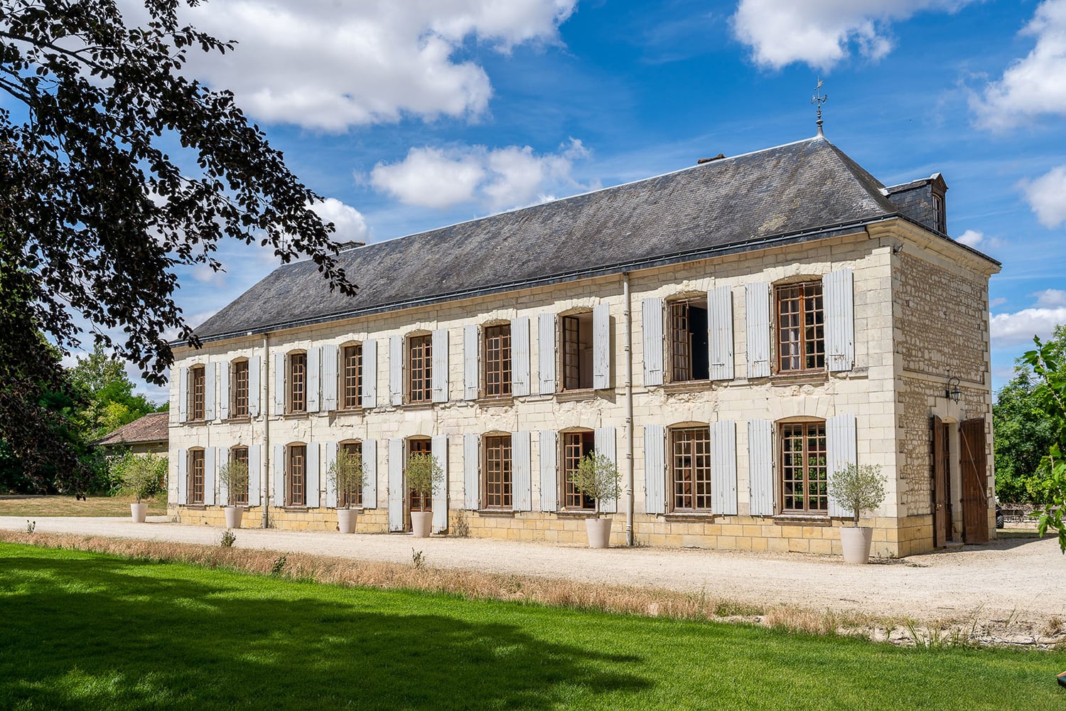 Château de vacances en Nouvelle-Aquitaine avec piscine privée Château de vacances en Nouvelle-Aquitaine avec piscine privée