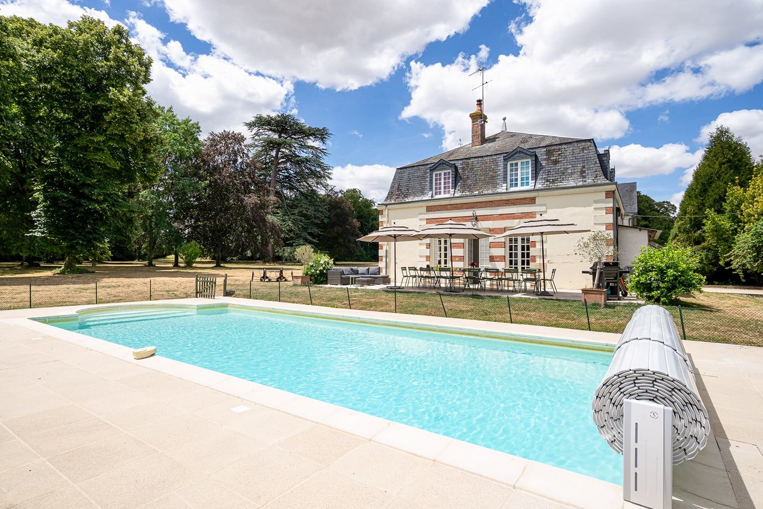 Château de vacances en Nouvelle-Aquitaine avec piscine privée Château de vacances en Nouvelle-Aquitaine avec piscine privée