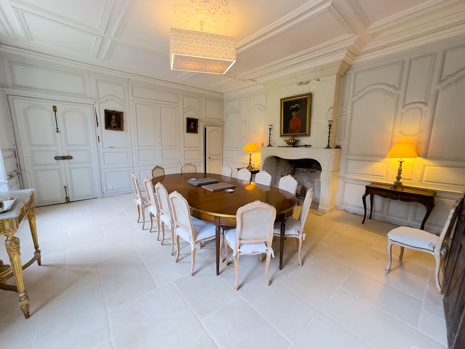 Dining room | Holiday château in Nouvelle-Aquitaine