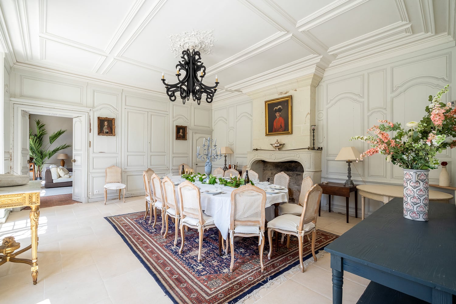 Dining room | Holiday château in Nouvelle-Aquitaine