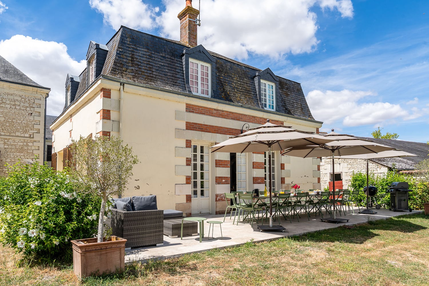 Holiday château in Nouvelle-Aquitaine