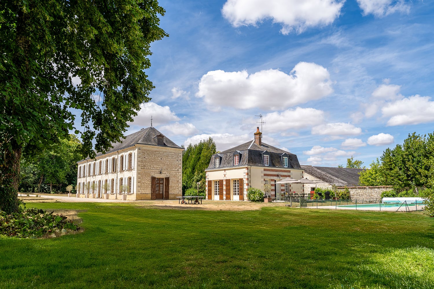 Holiday château in Nouvelle-Aquitaine