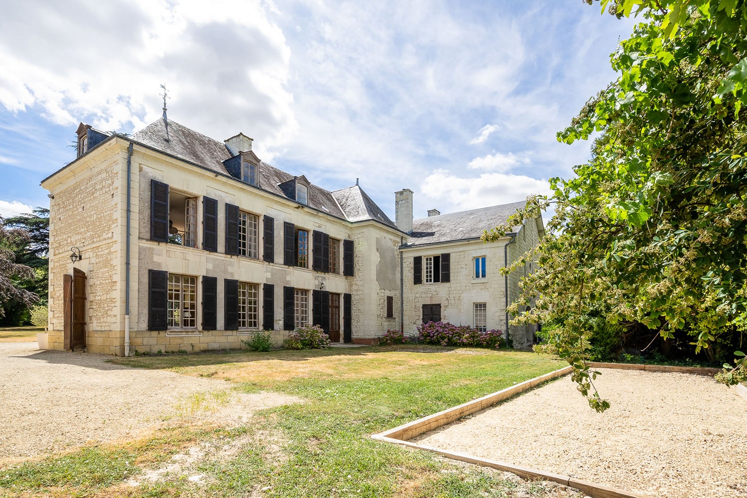 Holiday château in Nouvelle-Aquitaine