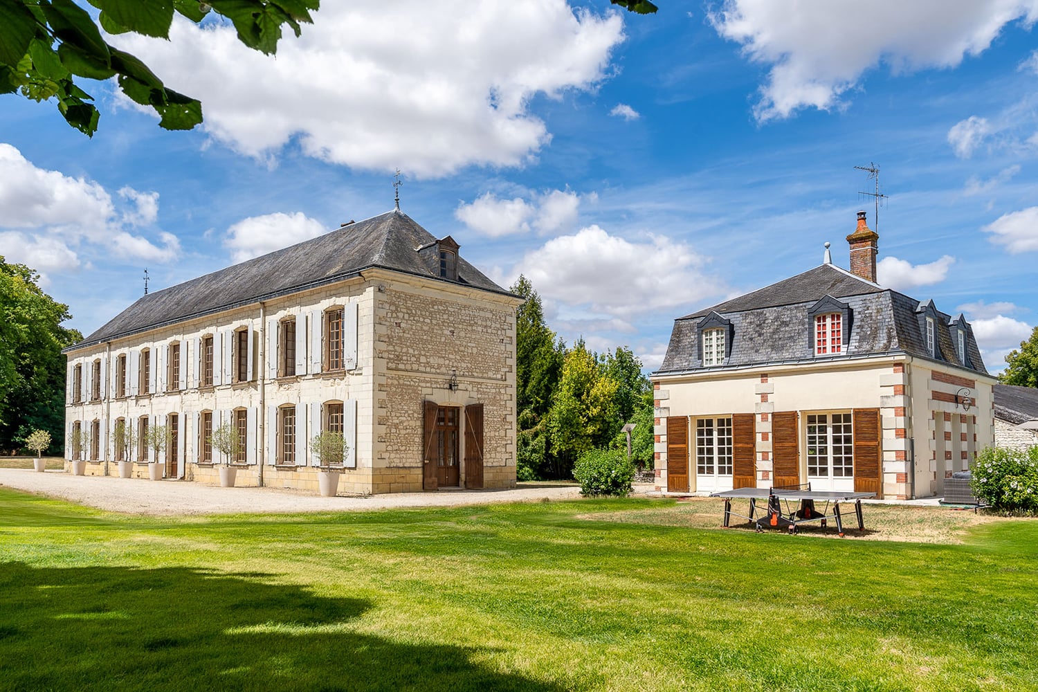 Holiday château in Nouvelle-Aquitaine