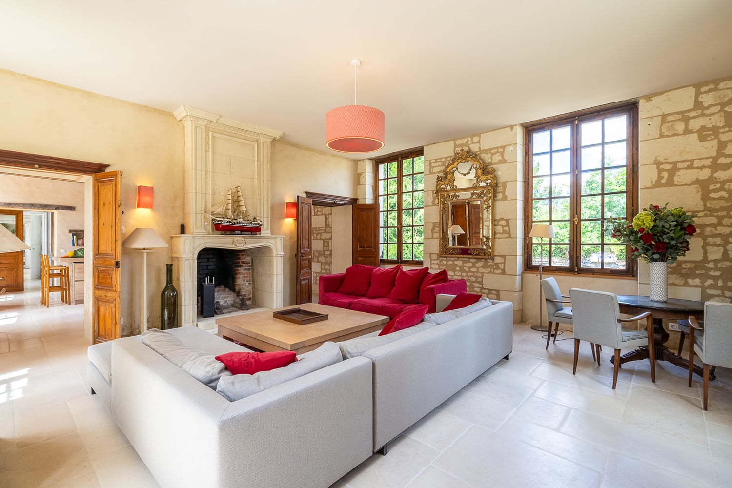 Sitting room | Holiday château in Nouvelle-Aquitaine