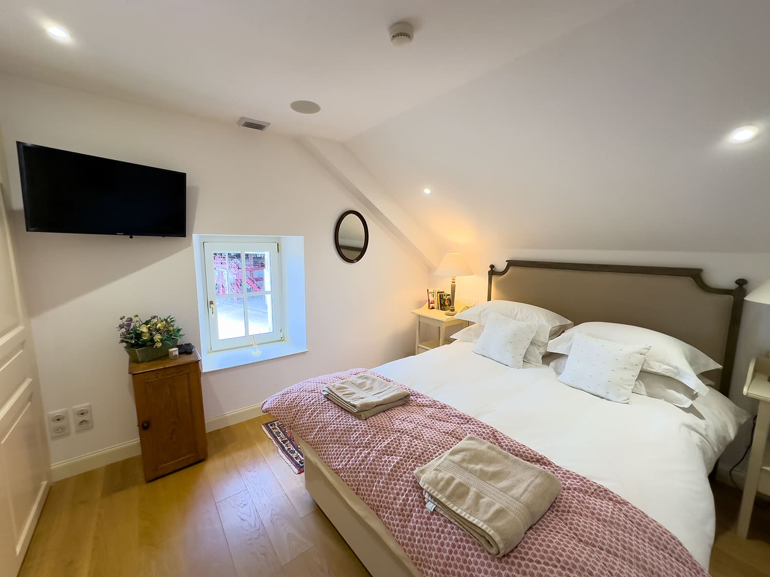 Bedroom | Holiday home in Nouvelle-Aquitaine