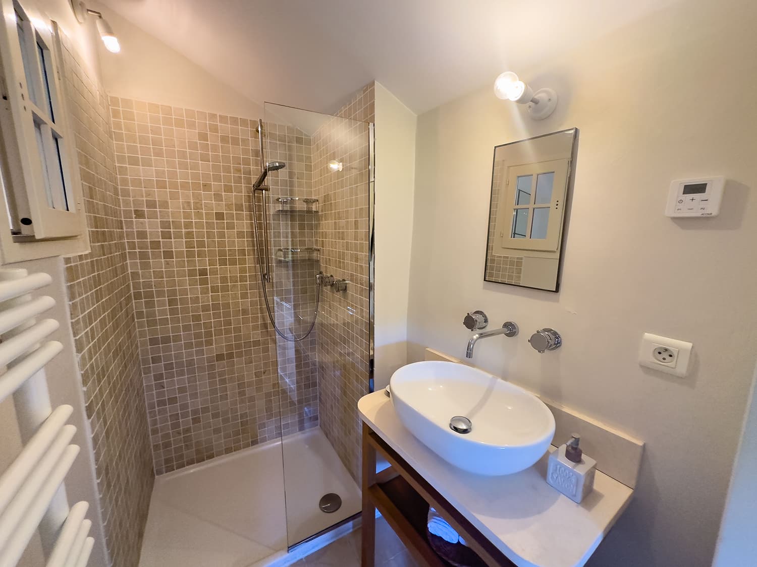 Bathroom | Holiday cottage near Gordes