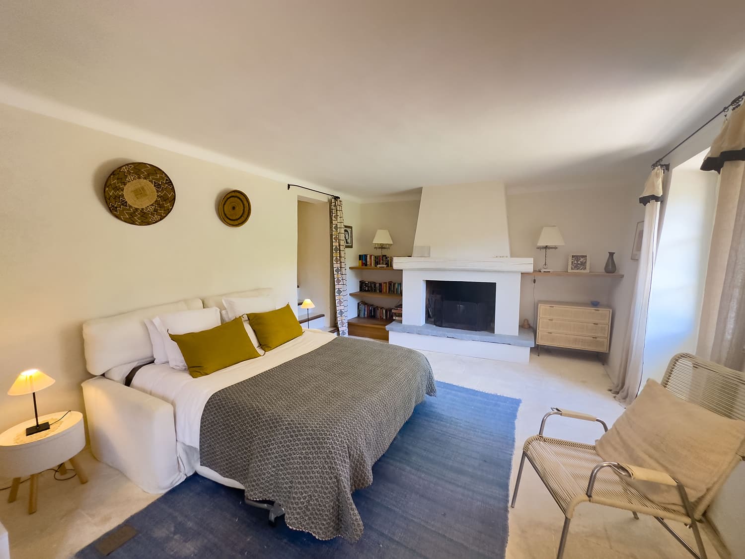 Bedroom | Holiday cottage near Gordes
