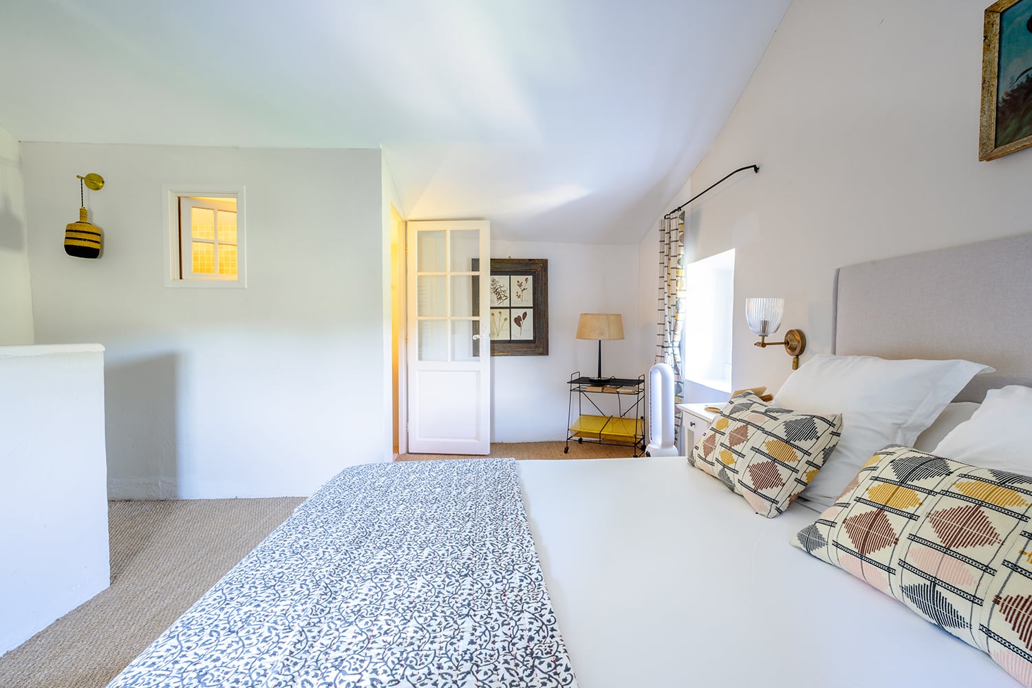 Bedroom | Holiday cottage with private pool in Gordes