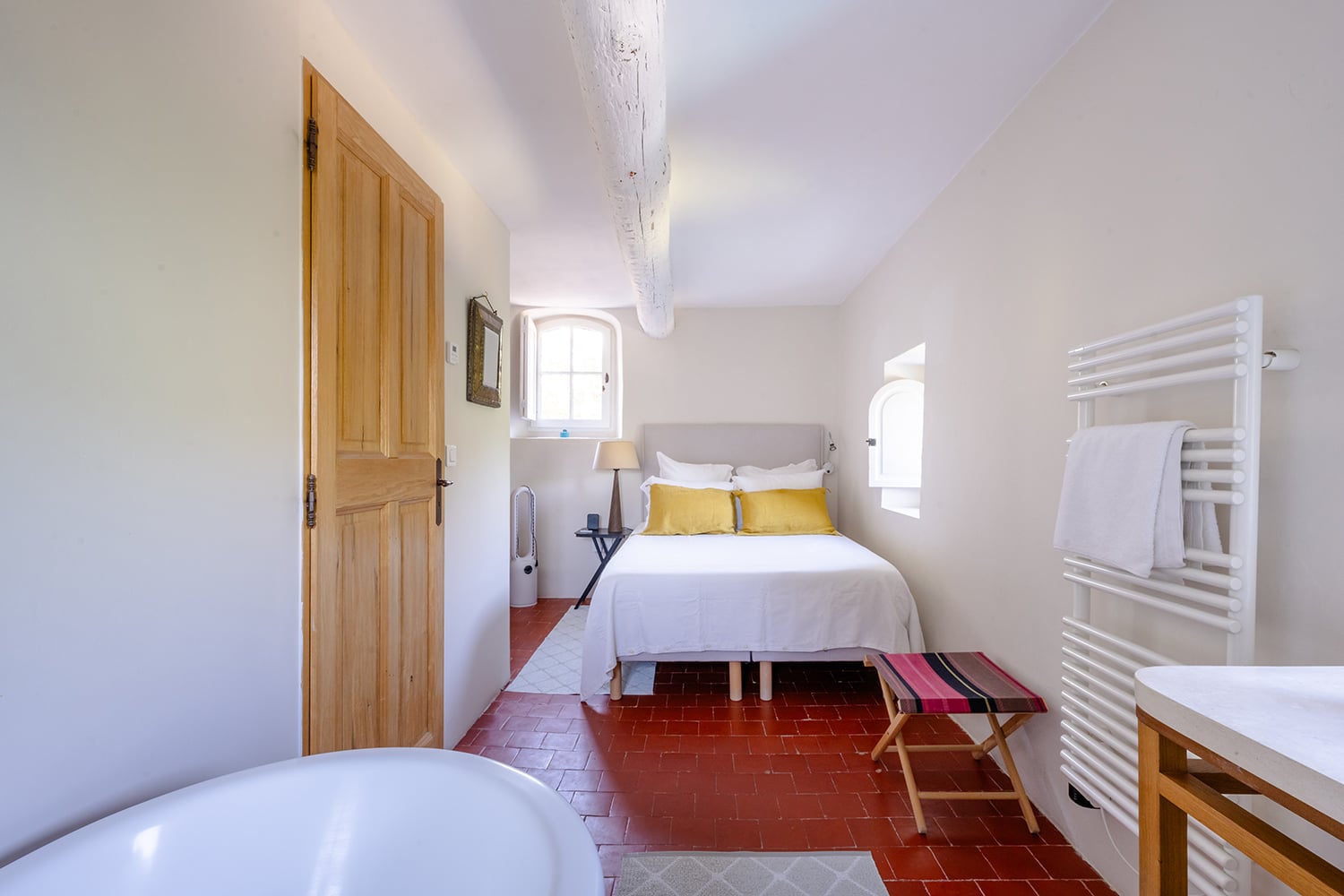 Bedroom | Holiday cottage with private pool in Gordes