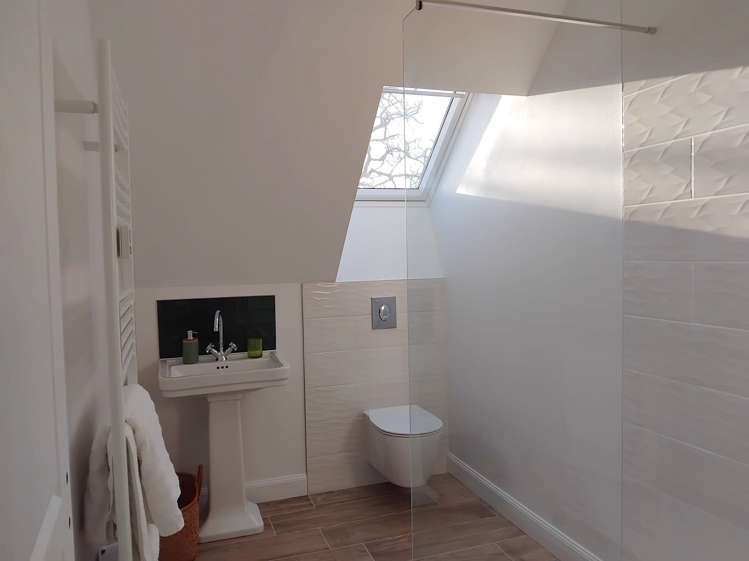 2nd floor bathroom | Vacation château in the Gers