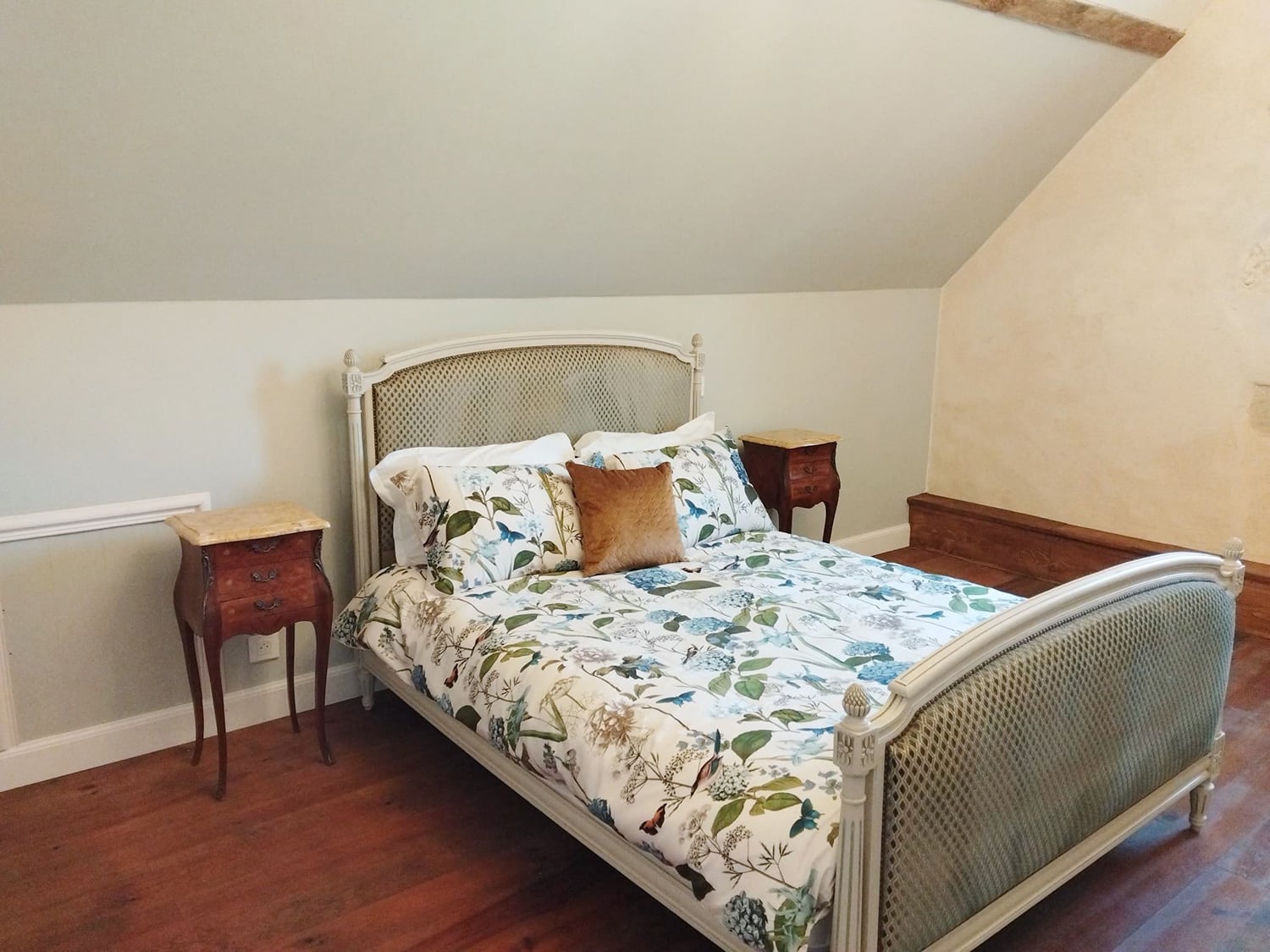 2nd floor bedroom | Vacation château in the Gers