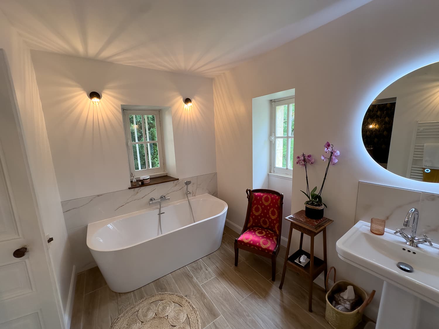 Bathroom | Vacation château in the Gers