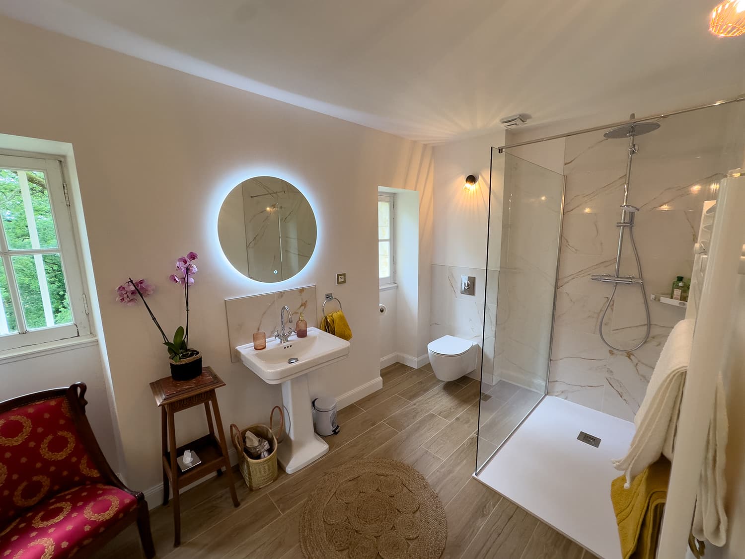 Bathroom | Vacation château in the Gers