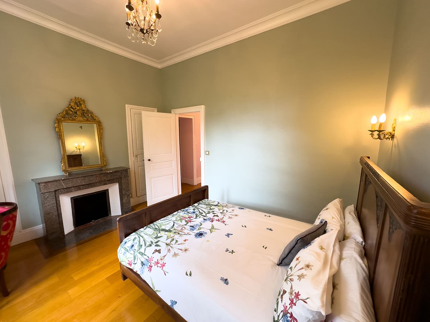 Bedroom | Vacation château in the Gers