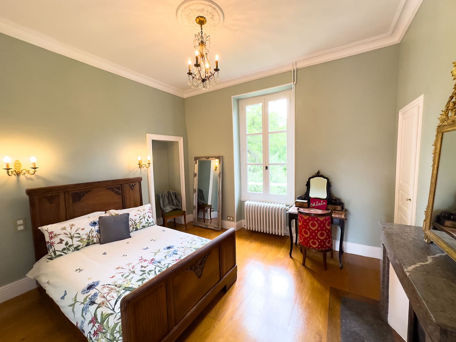 Bedroom | Vacation château in the Gers