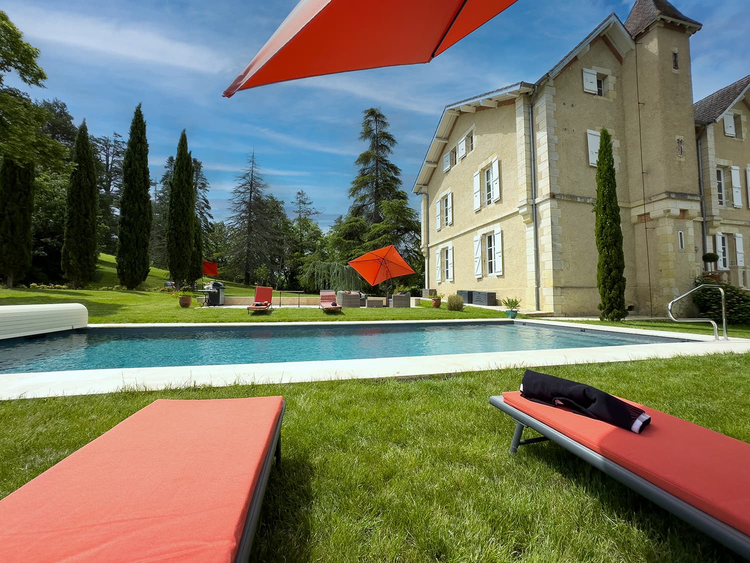 Vacation château with private pool in the Gers
