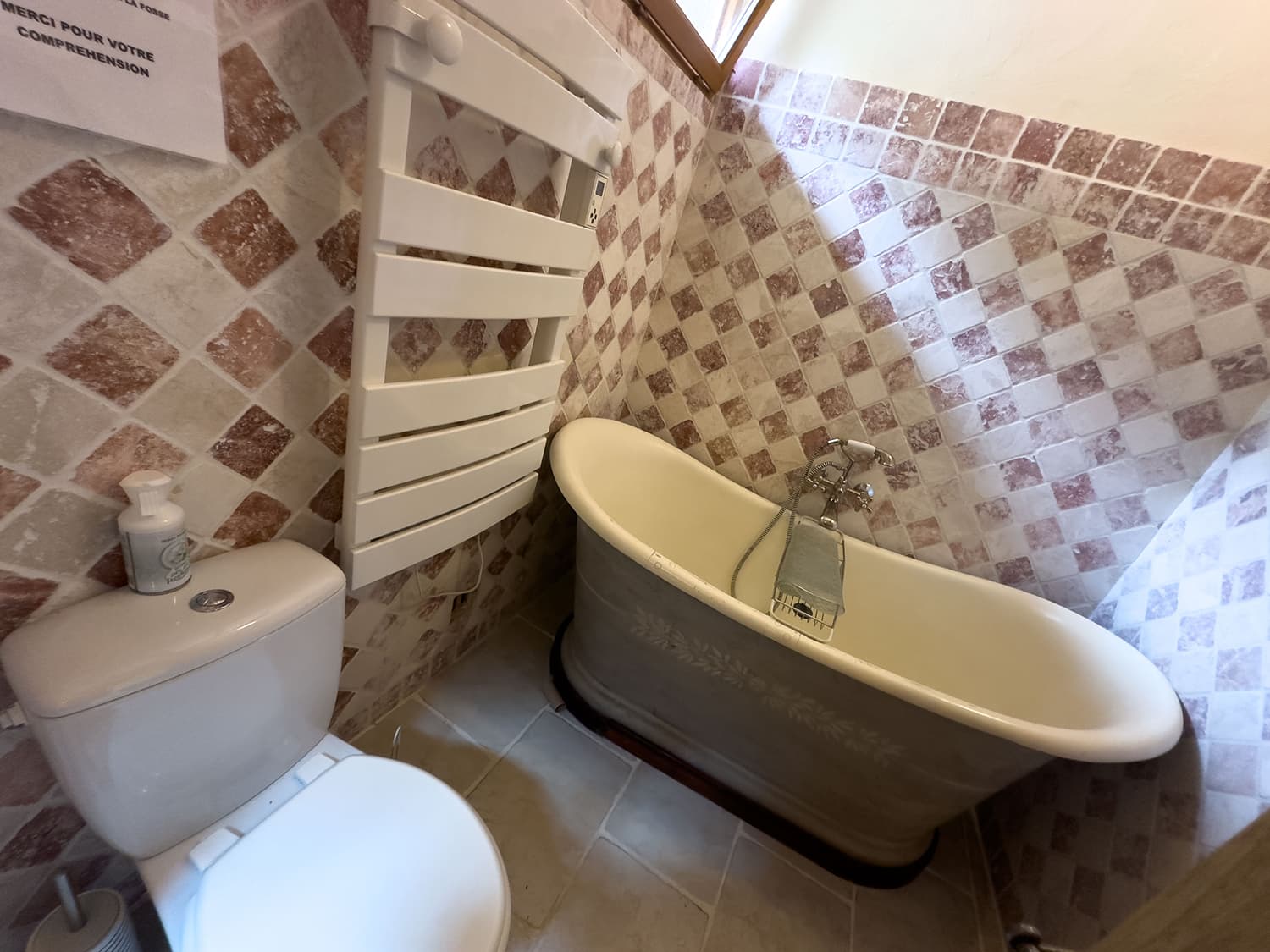 Bathroom | Holiday home in Gard, South of France