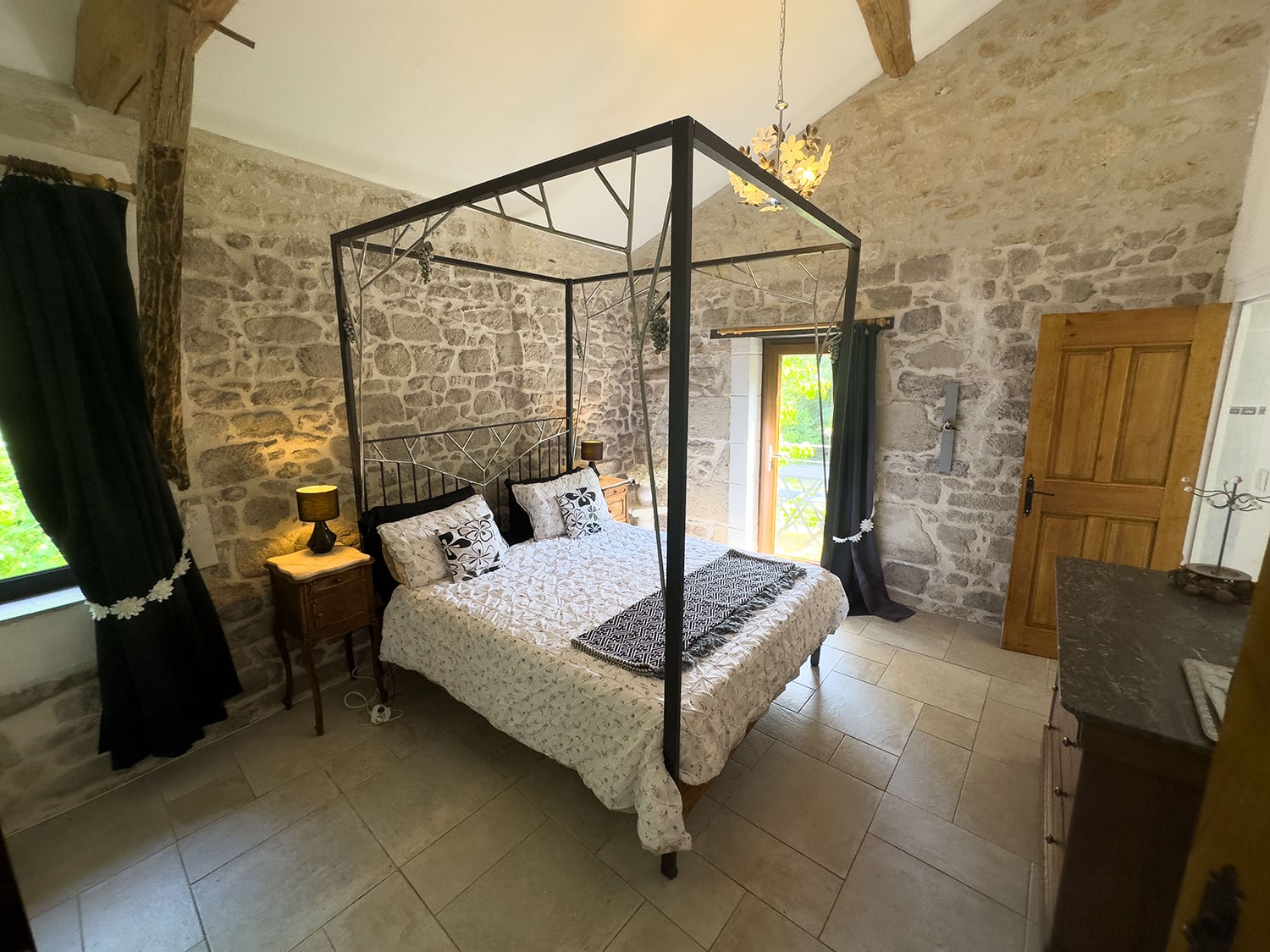Bedroom | Holiday watermill in Nouvelle-Aquitaine