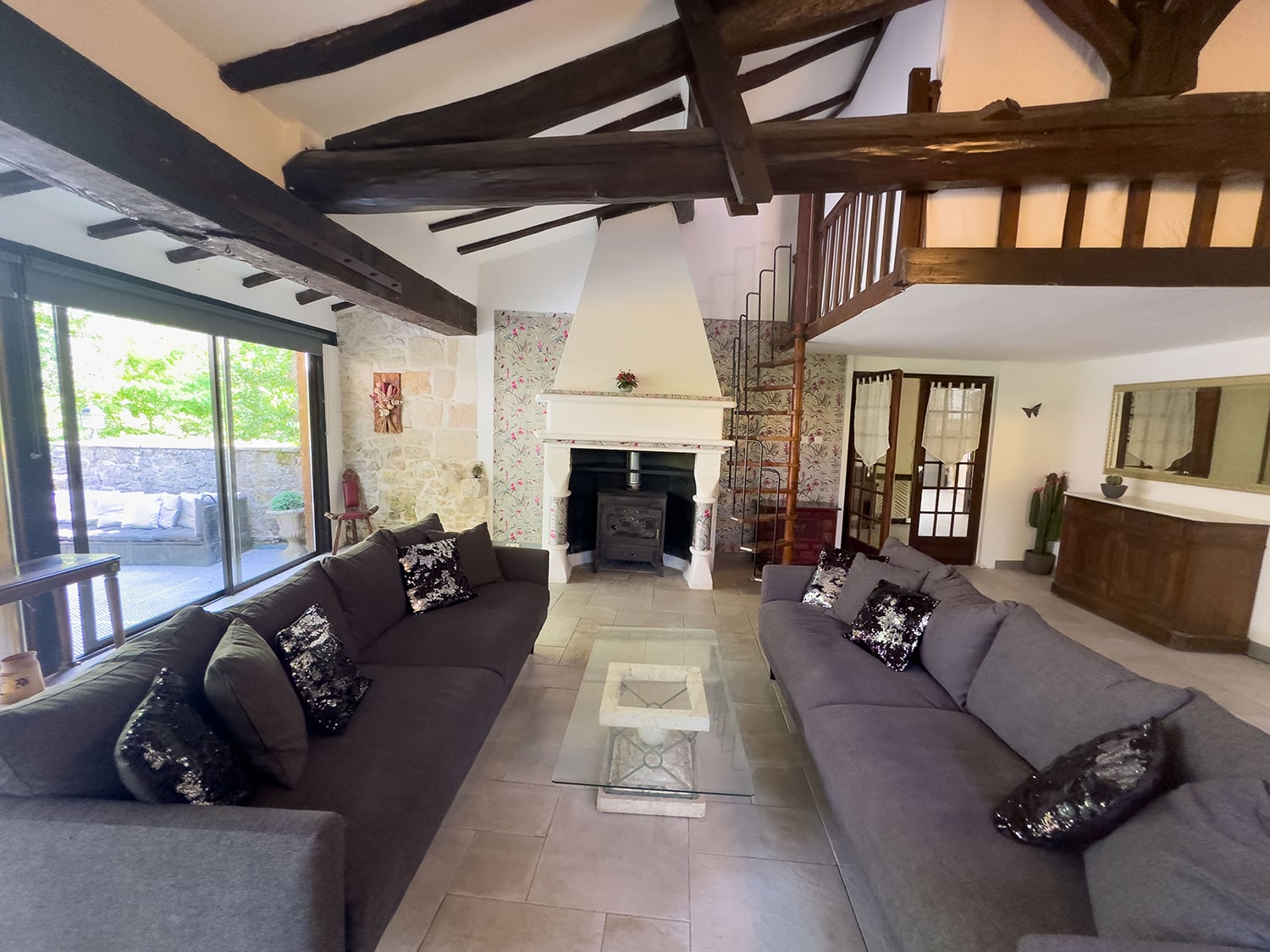 Sitting room | Holiday watermill in Nouvelle-Aquitaine
