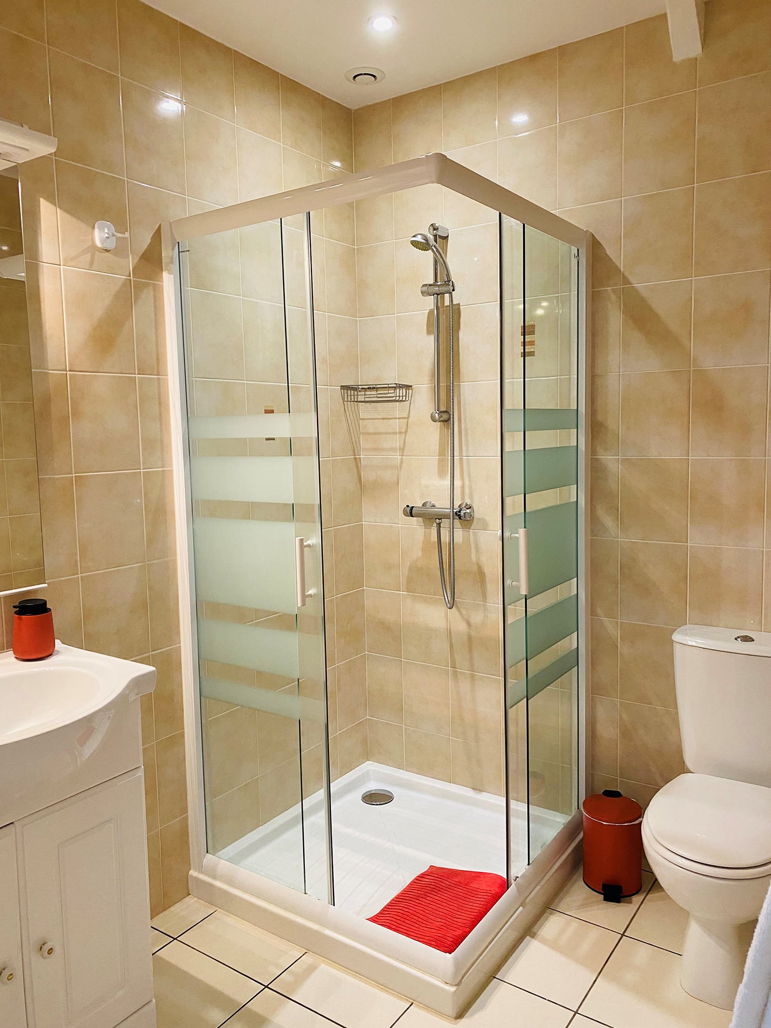 Bathroom | Guest house