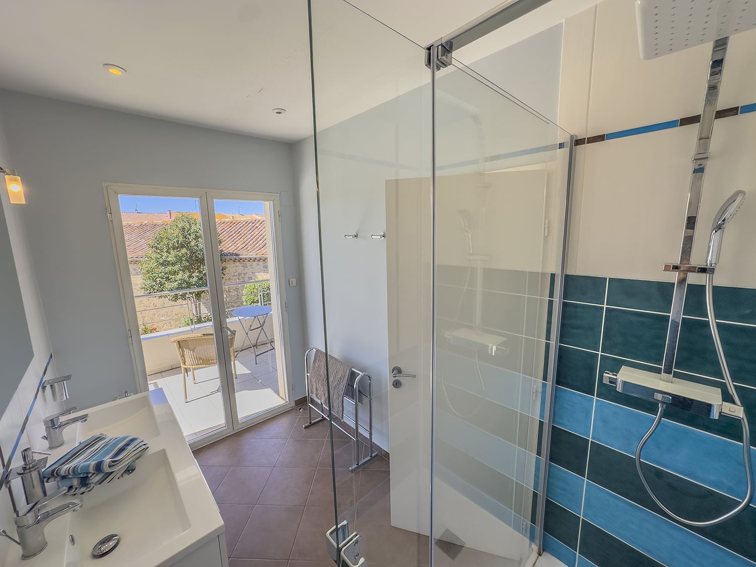 Bathroom | Holiday villa in Servian