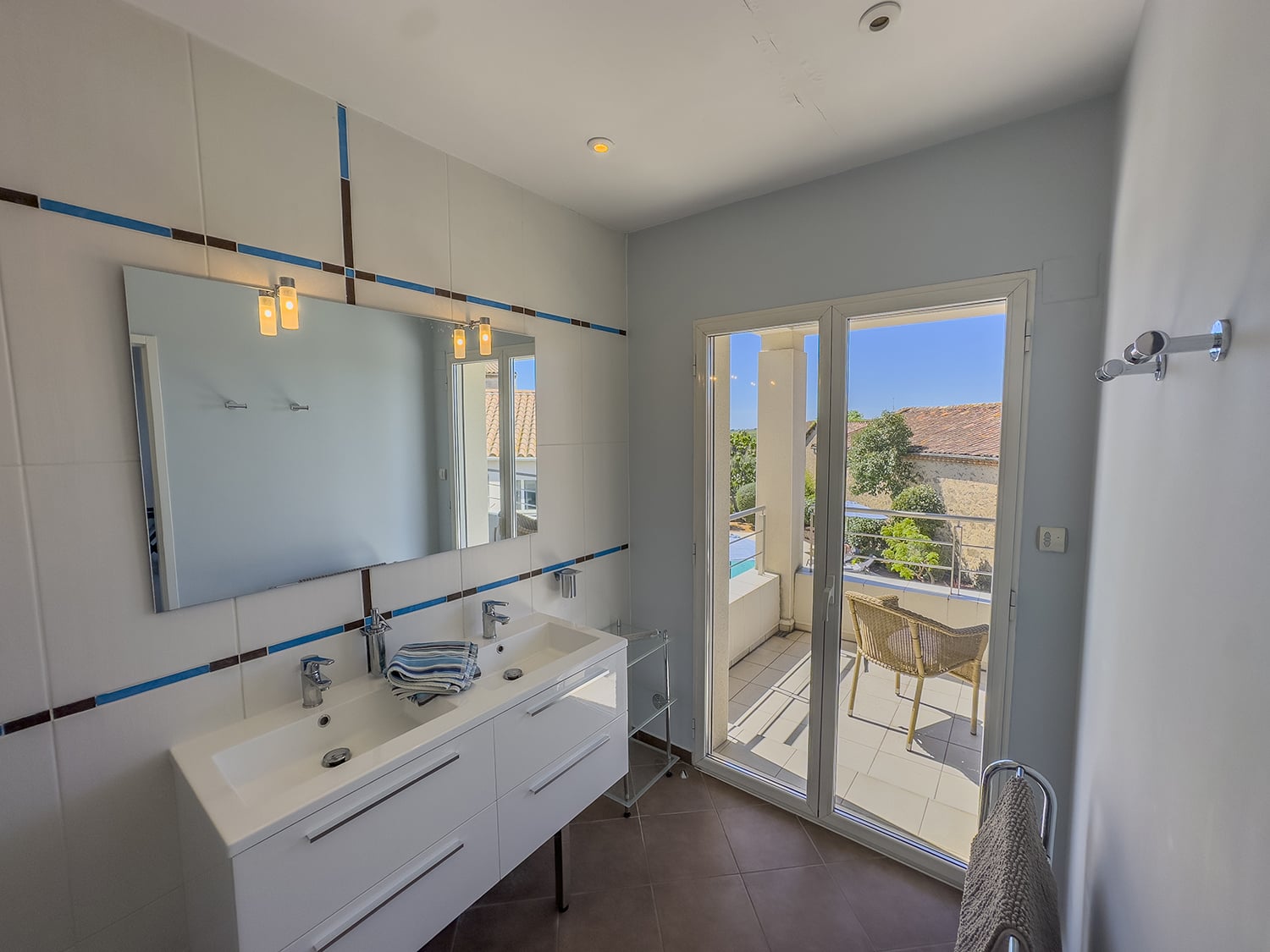 Bathroom | Holiday villa in Servian