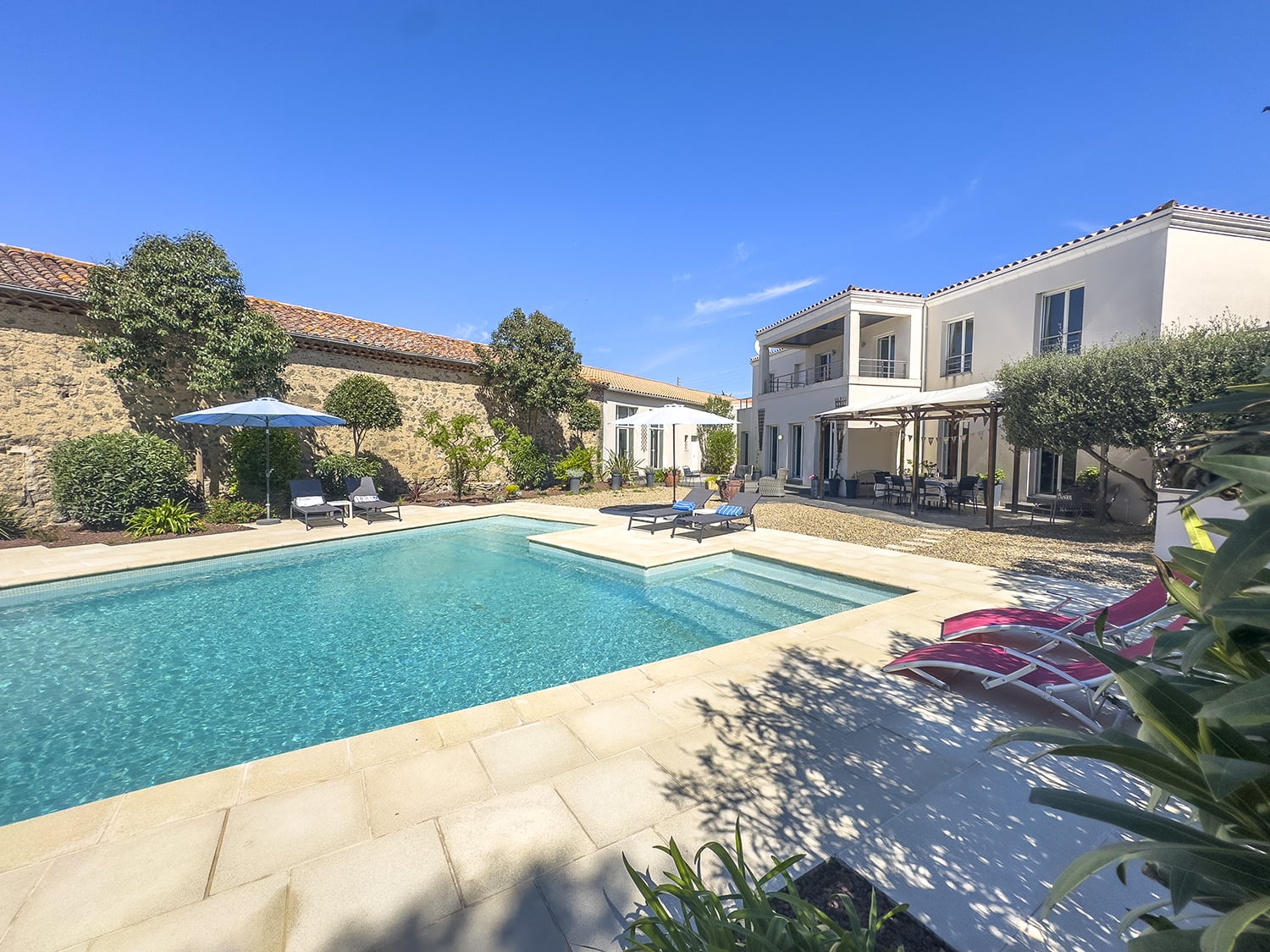 Holiday villa in Servian with private pool
