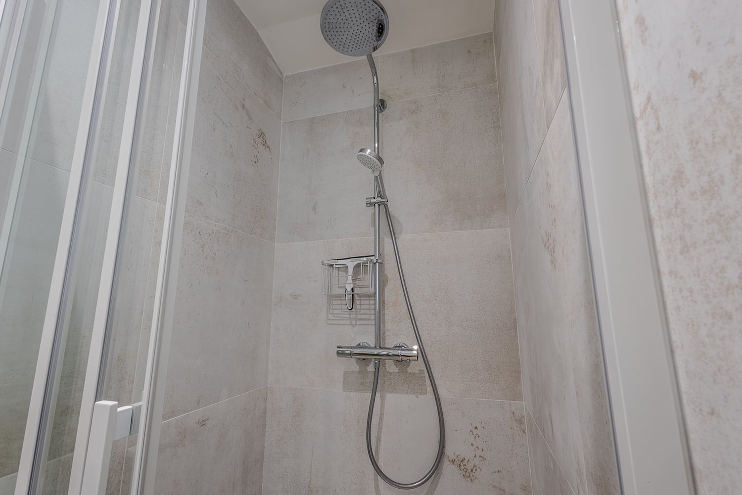 Bathroom | Rental villa in Le Somail
