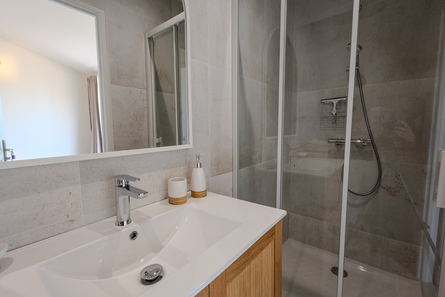 Bathroom | Rental villa in Le Somail