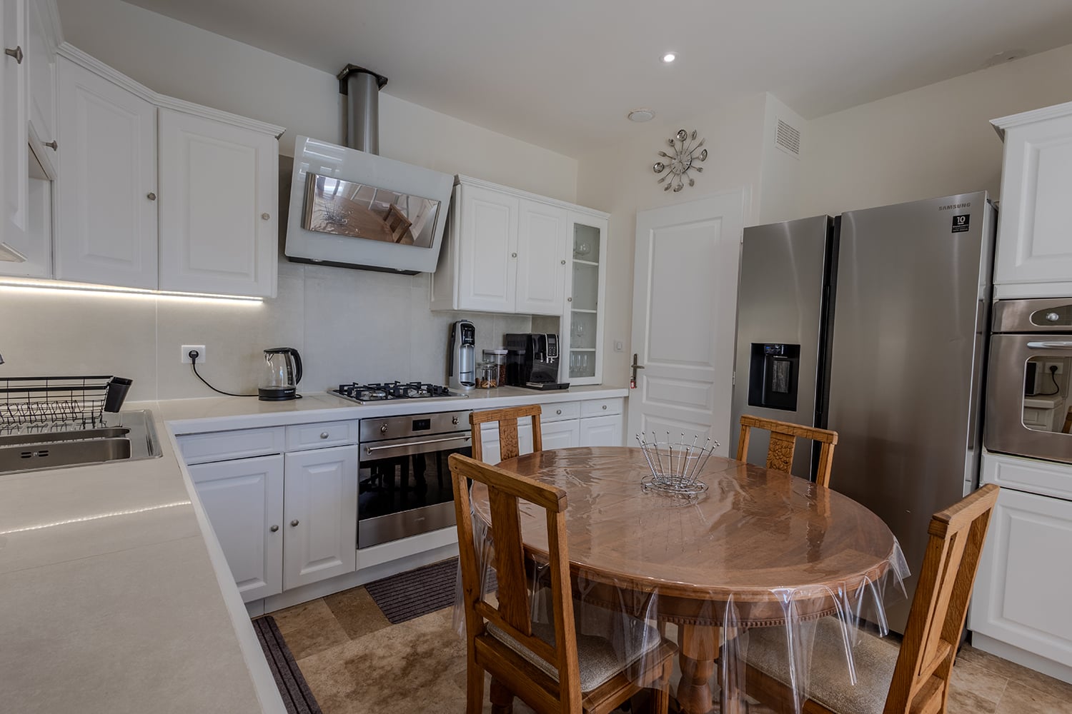 Kitchen | Rental villa in Le Somail