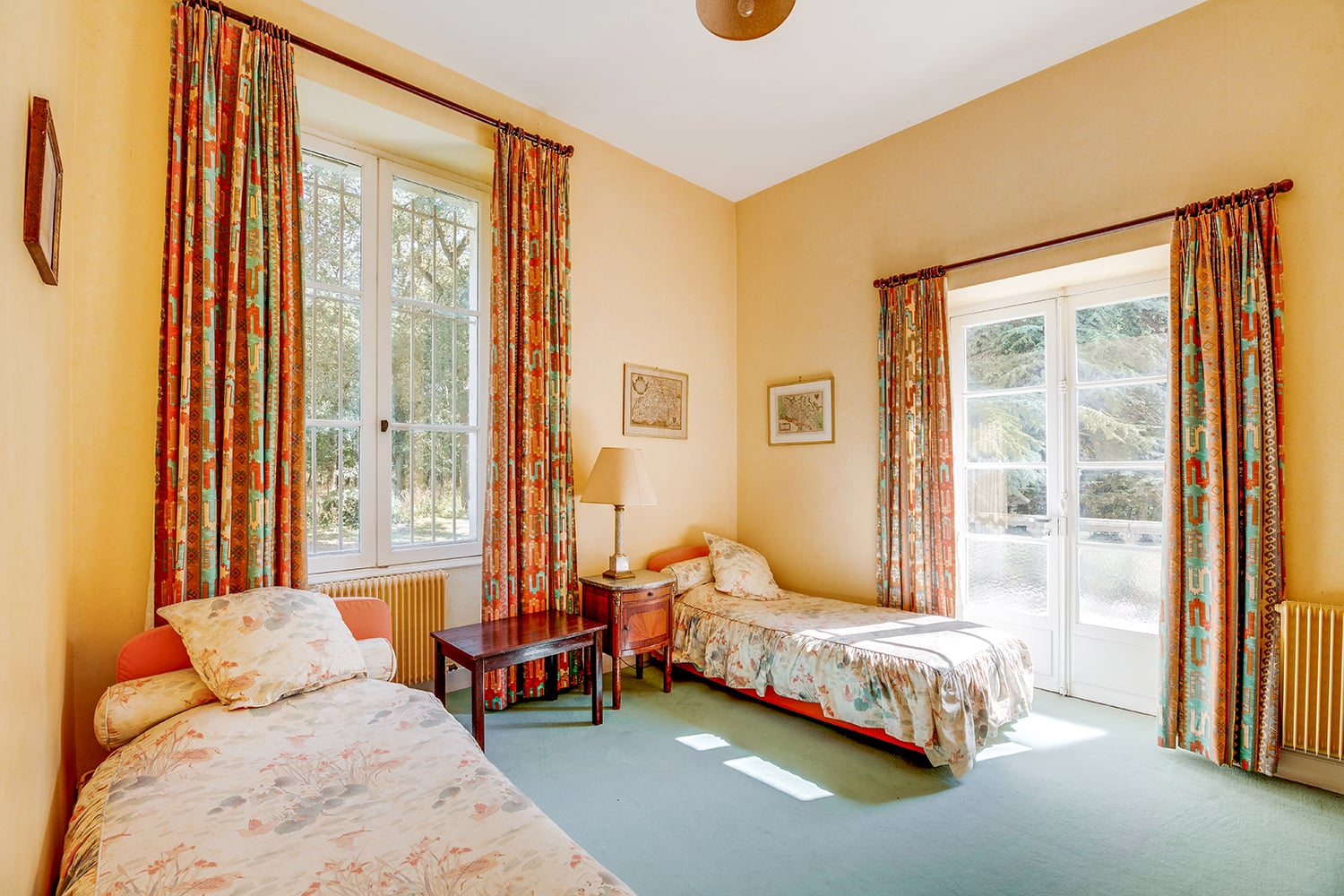 Bedroom | Holiday chateau in Nouvelle-Aquitaine