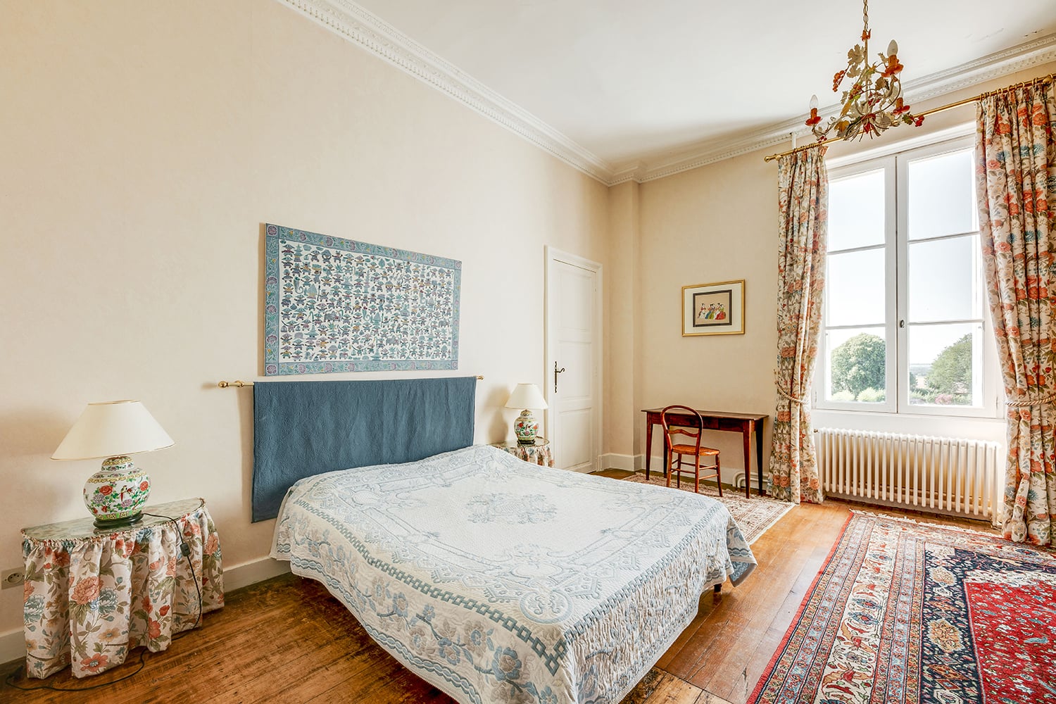 Bedroom | Holiday chateau in Nouvelle-Aquitaine