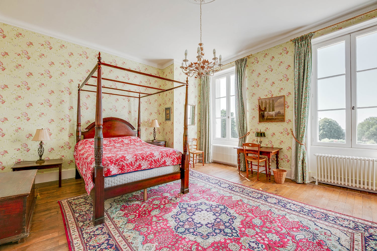 Bedroom | Holiday chateau in Nouvelle-Aquitaine