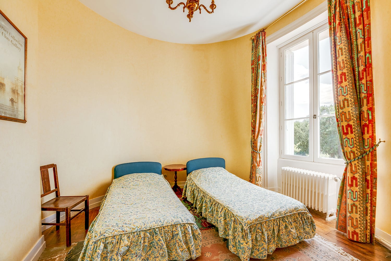 Bedroom | Holiday chateau in Nouvelle-Aquitaine