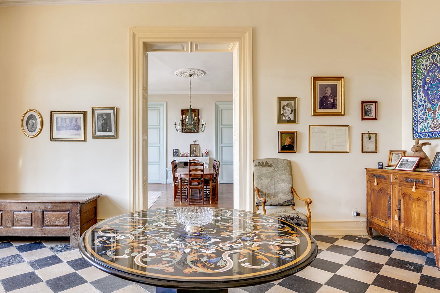 Hallway | Holiday chateau in Nouvelle-Aquitaine