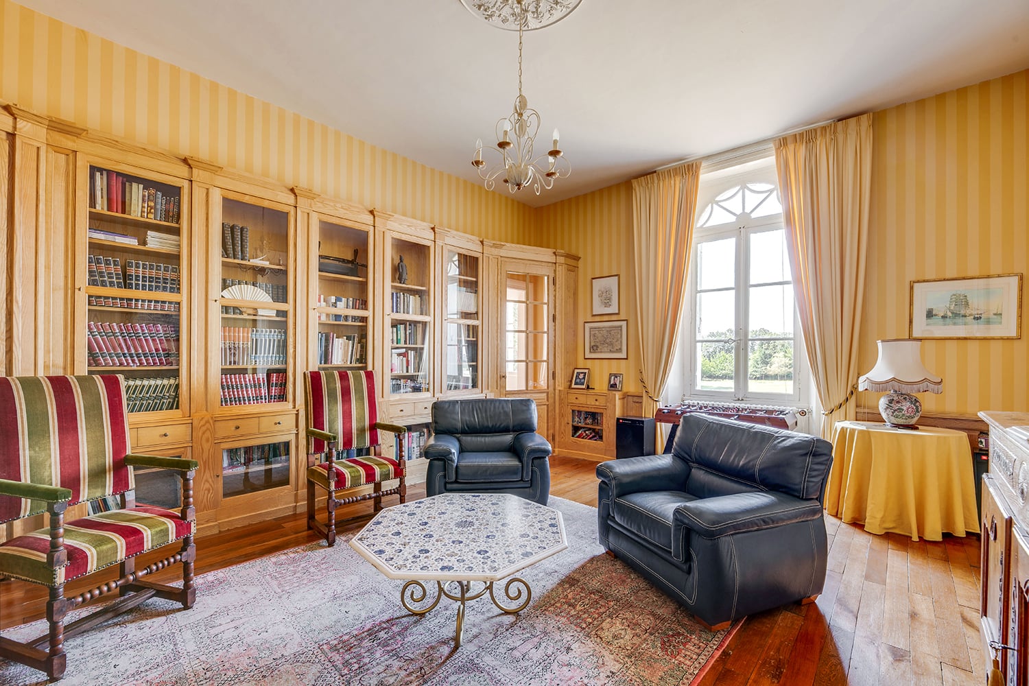 Sitting room | Holiday chateau in Nouvelle-Aquitaine