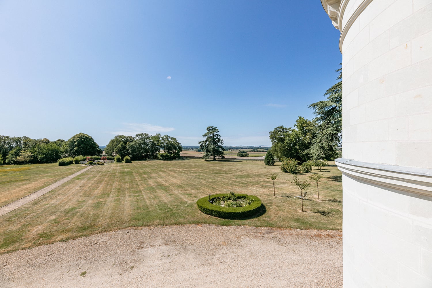 View from window | Holiday chateau in Nouvelle-Aquitaine